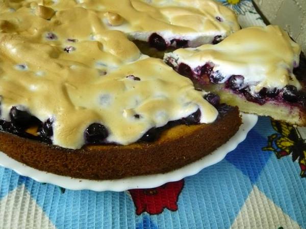 Зимний пирог из ягод черной смородины с фото